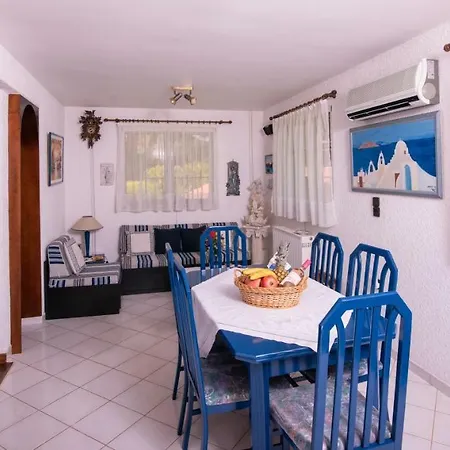Georgia Βίλα Ερέτρια